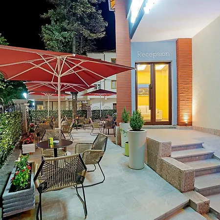 Lako Hotel