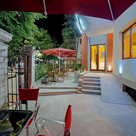 Lako Hotel