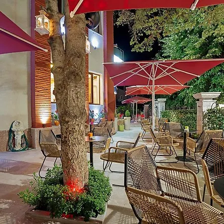 Lako 4* Korce
