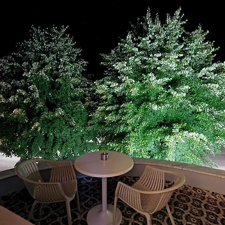 Lako Hotel 4*