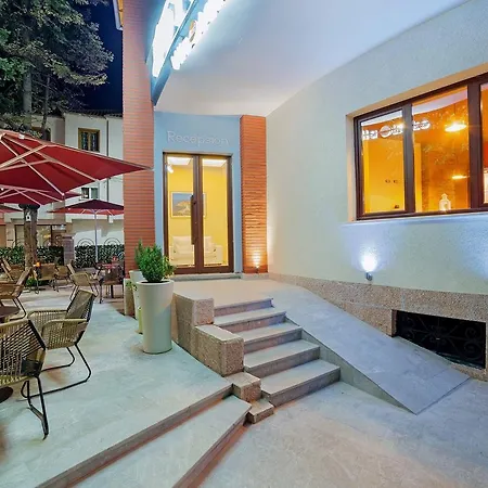 Hotel Lako 4*