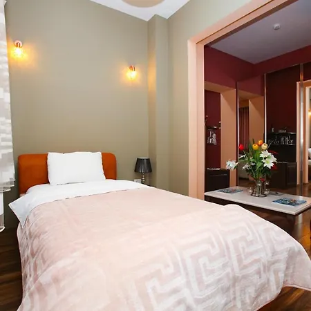 Lako Hotel 4*