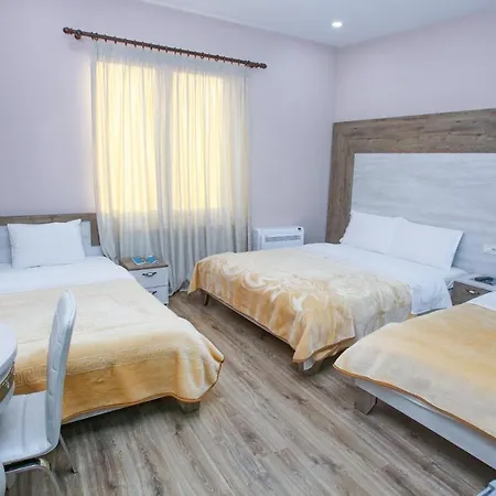 Lako Hotel Korce